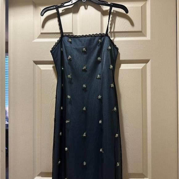 Papell Boutique Dresses & Skirts - Papell Boutique Vintage 90’s blue Lace Flower Dress. Size 4.